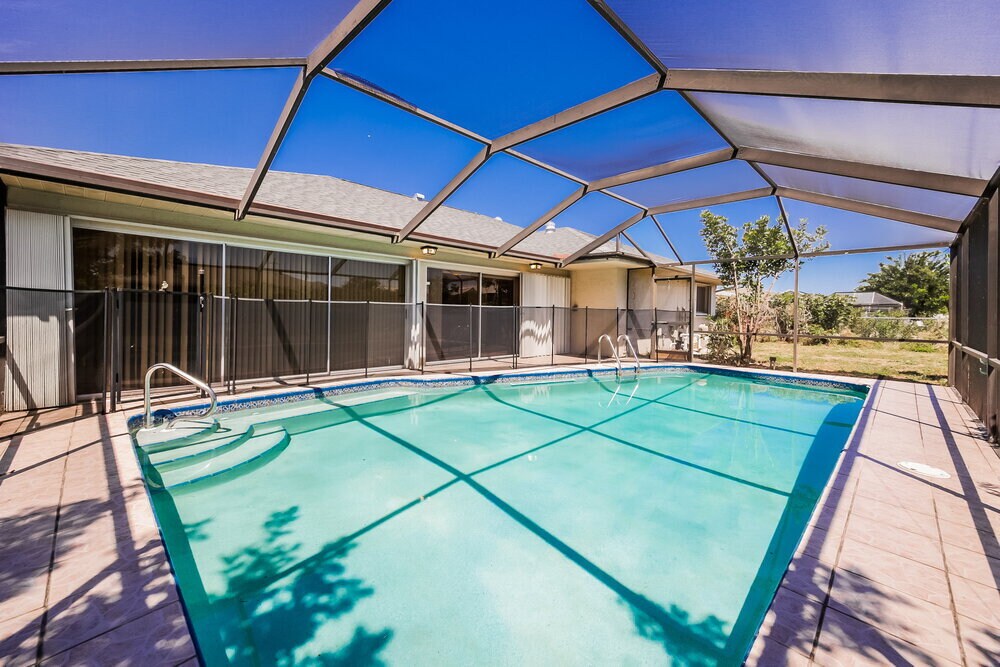 Building Photo - 2130 SE 9th Terrace