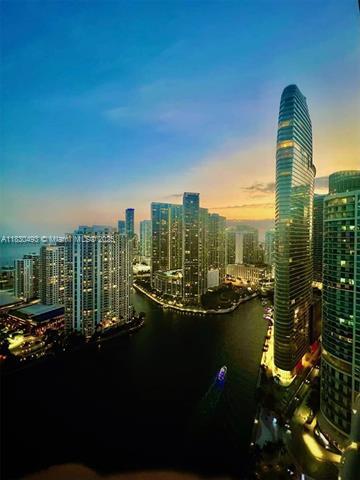 Building Photo - 475 Brickell Ave