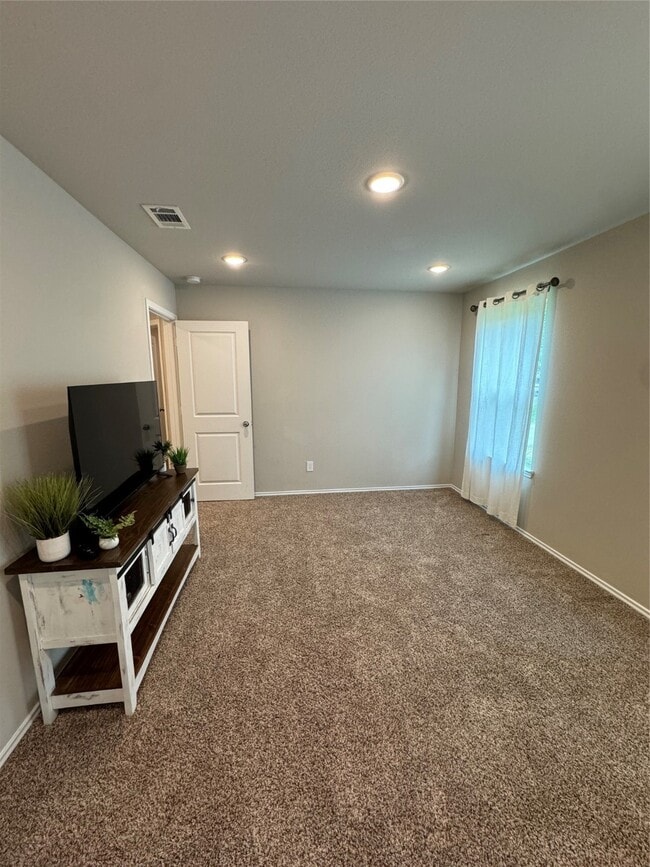 Building Photo - 710 Crystal River