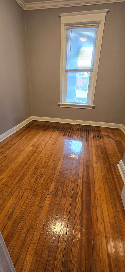Building Photo - Spacious Two Bedroom Condo in the Barwick-Large Kitchen-Renovated Bathroom