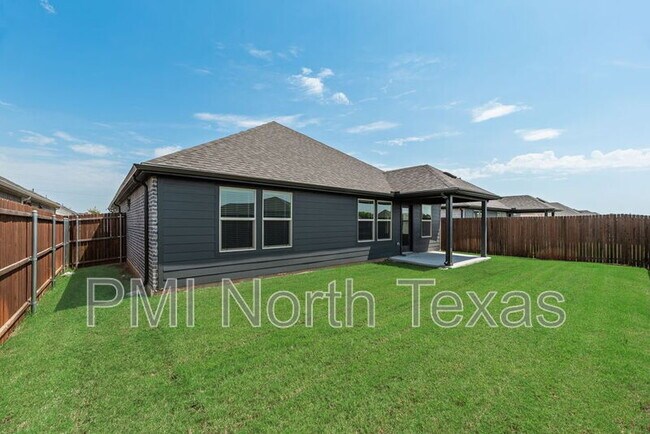 Building Photo - 3904 High Valley Dr