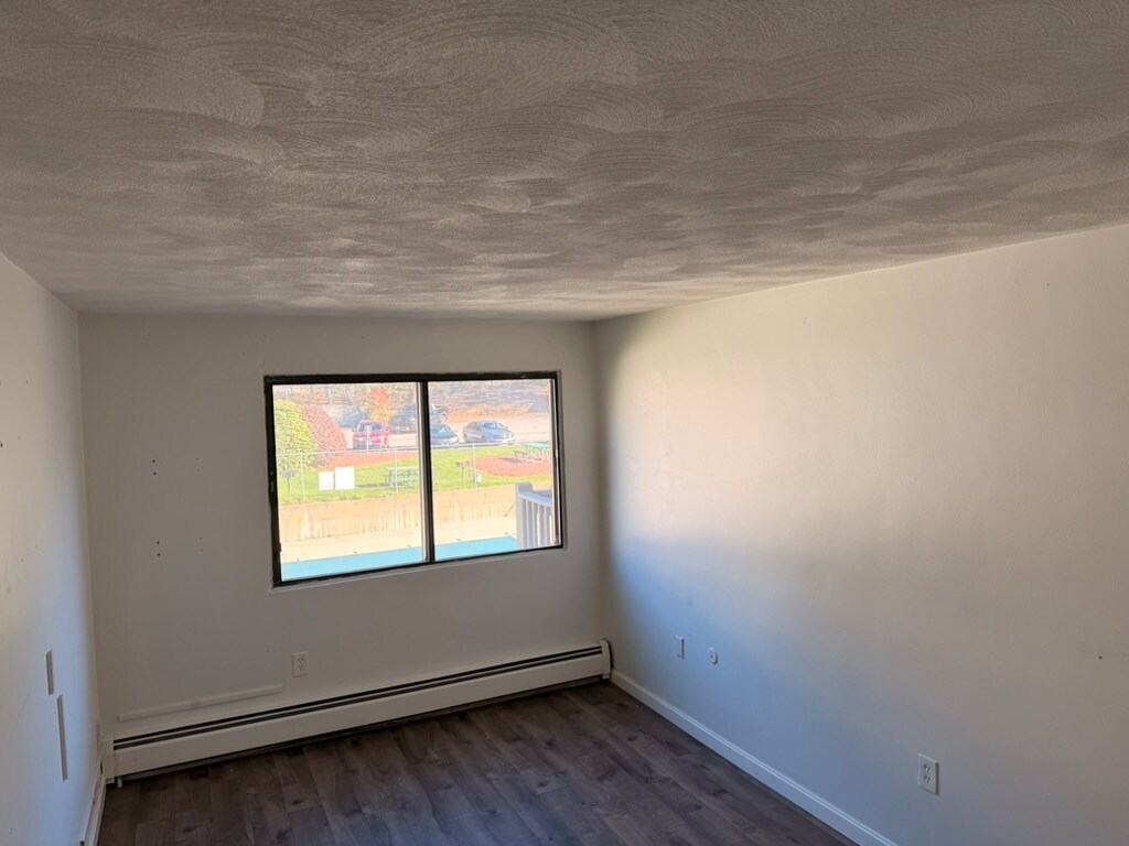 Building Photo - 35 Andrew St