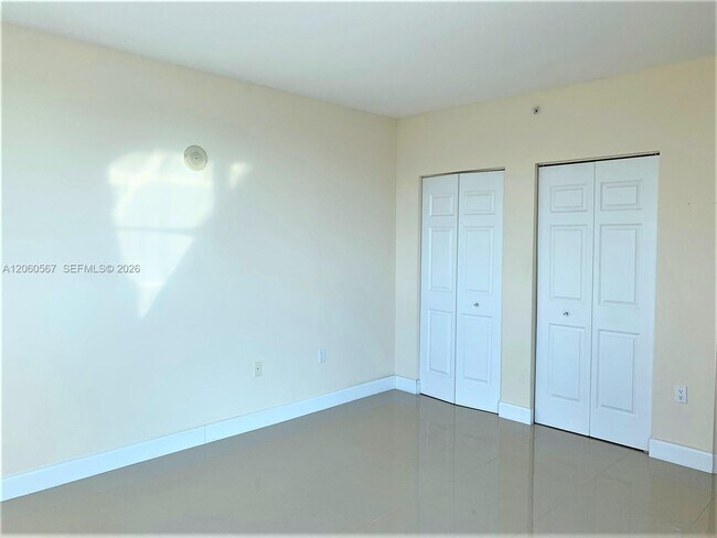 Building Photo - 1745 E Hallandale Beach Blvd