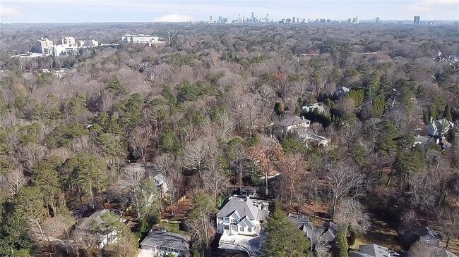 Building Photo - 2991 Sequoyah Dr NW