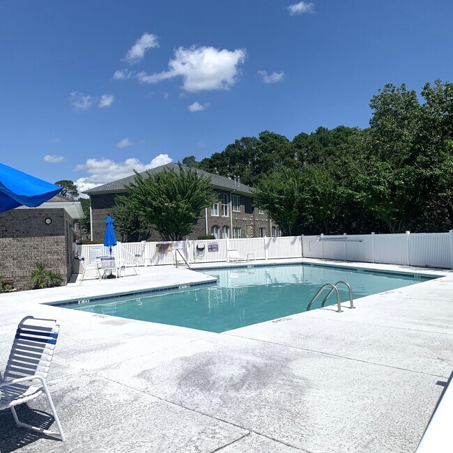 Building Photo - 500 Willow Green Dr