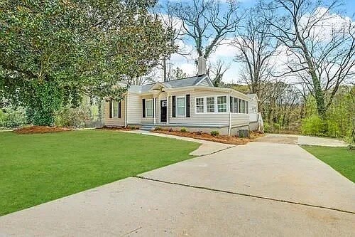 Building Photo - Room in House on Hutchens Rd SE