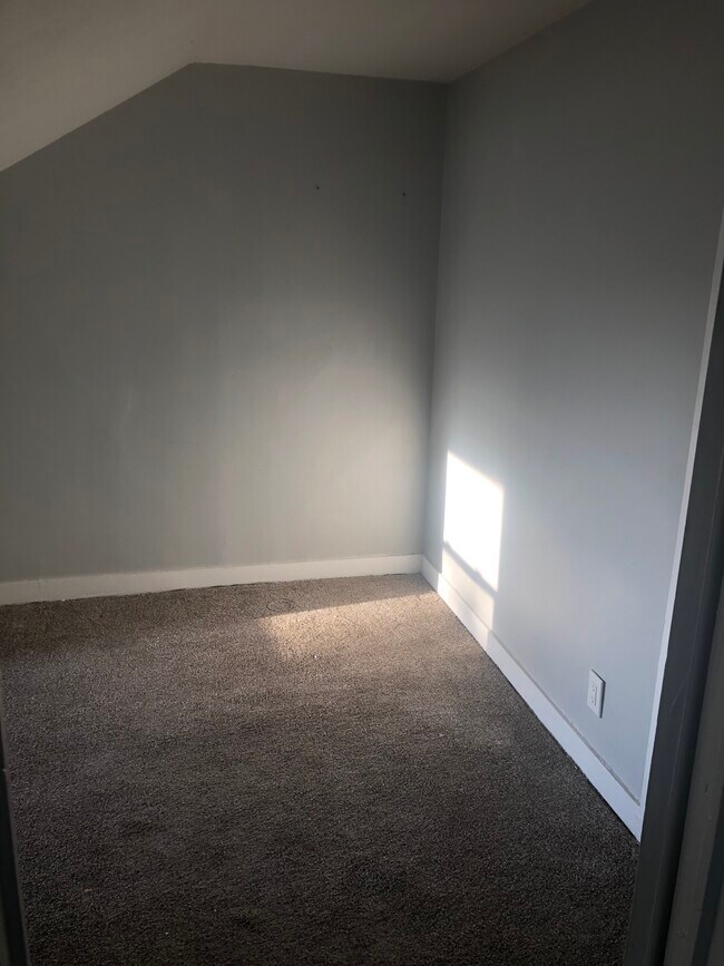 Building Photo - 2502 N Calispel St