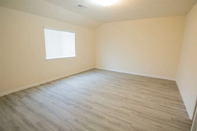 Building Photo - 6234 Brenwood Cir