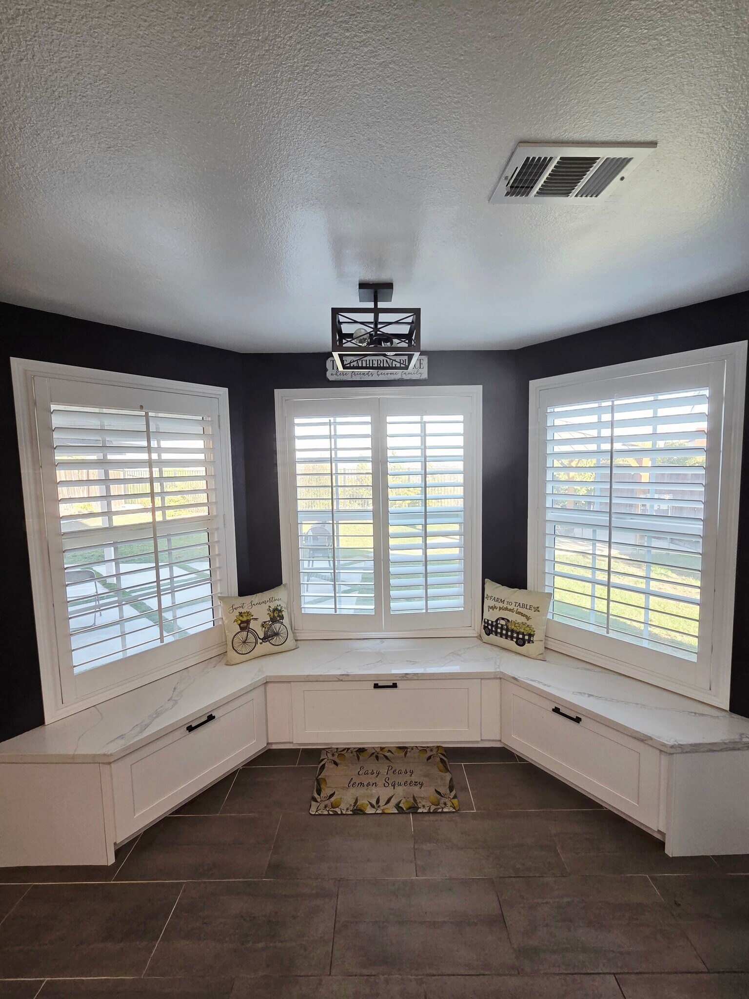 Building Photo - 22 Ridge Crest Cir