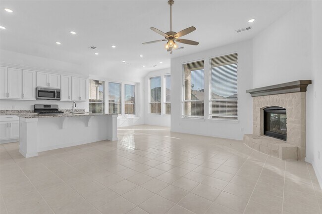 Building Photo - 1805 Everglades Dr