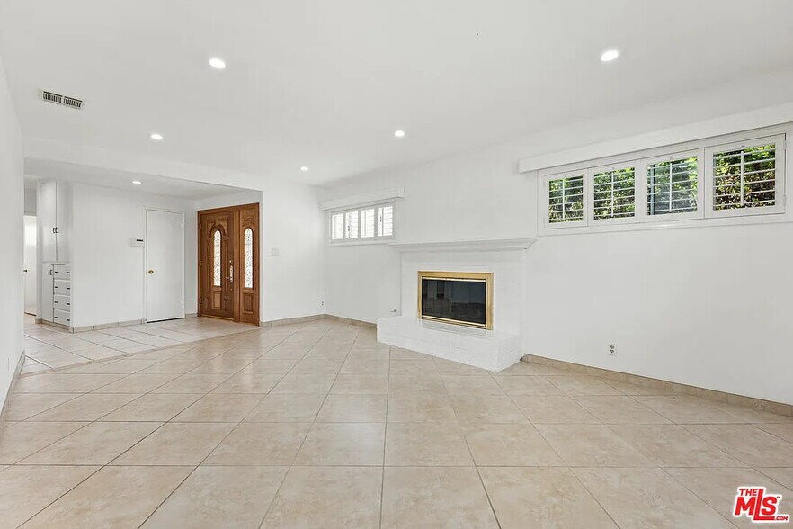 Building Photo - 7377 W 88th St