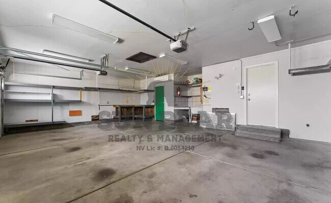 Building Photo - 4 Bedroom in Reno!!!  Great Location!