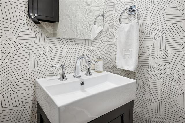 Building Photo - 3420 Rosedale Ave