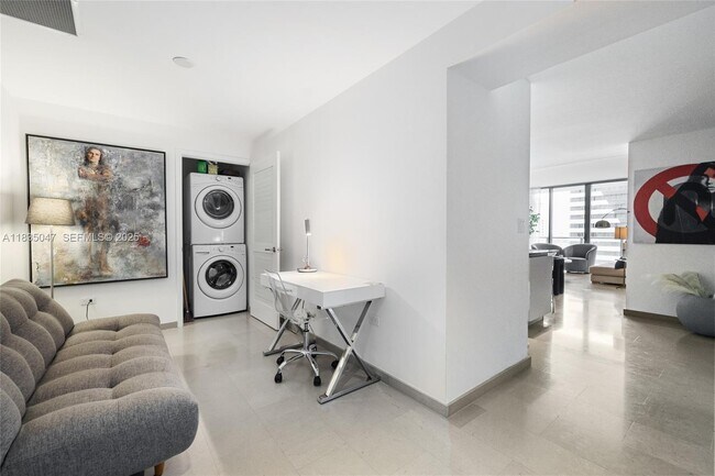 Building Photo - 88 SW 7th St