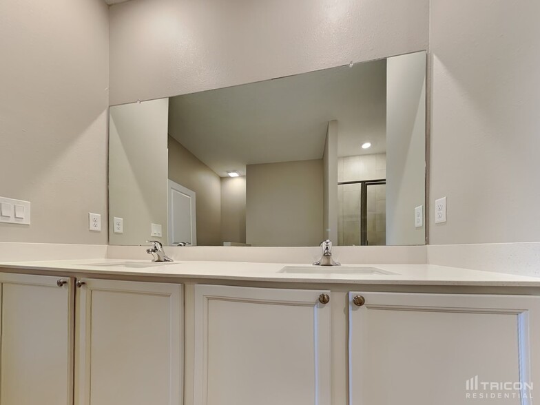 Building Photo - 4349 Carrabelle River Ln