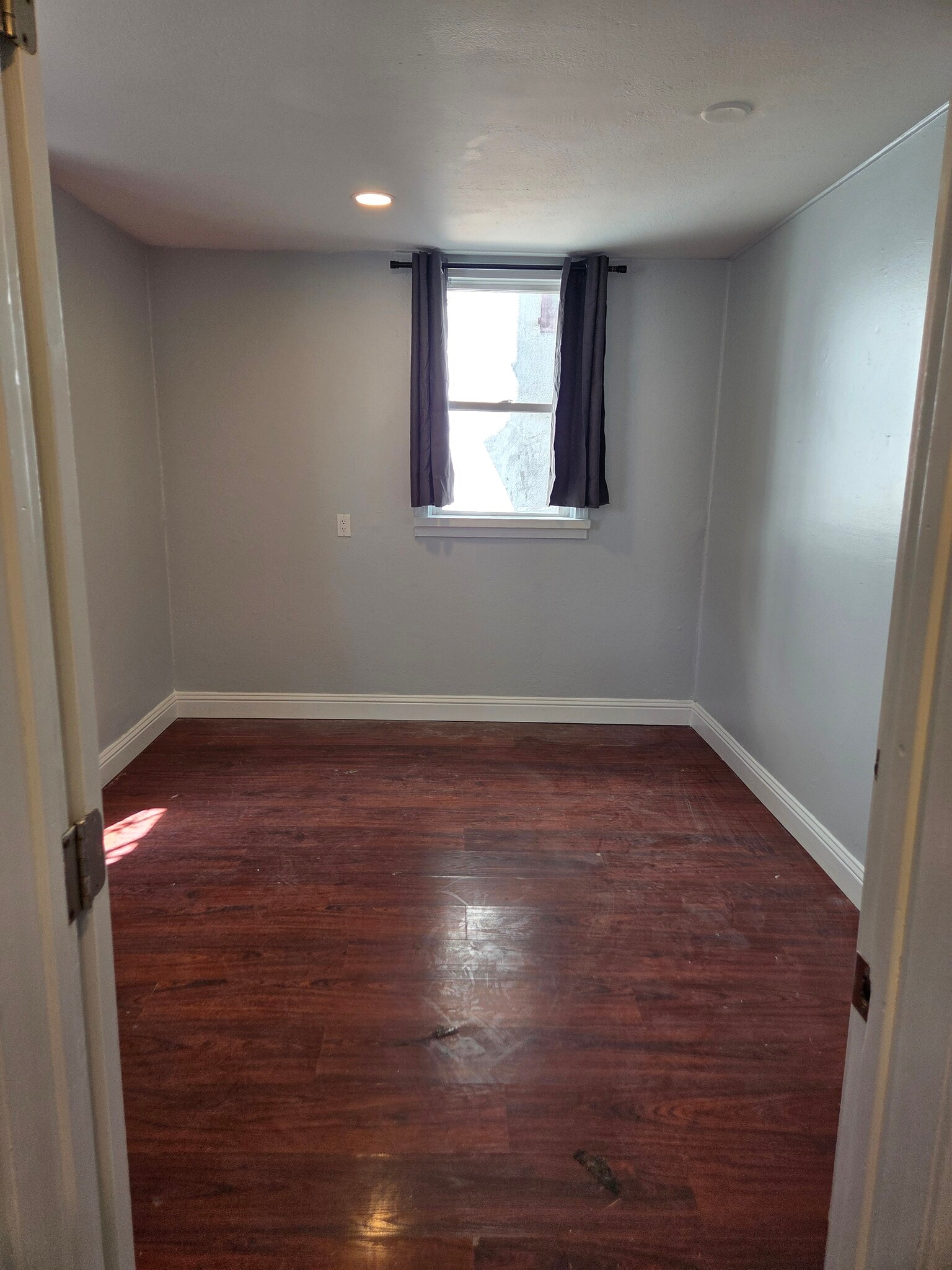 Building Photo - 468 S 6th St