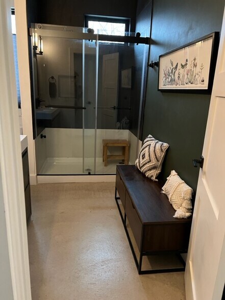 Primary Bath Shower - 3003 Birdwood Cir