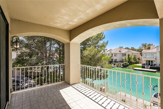 Building Photo - 3137 Beach View Ct
