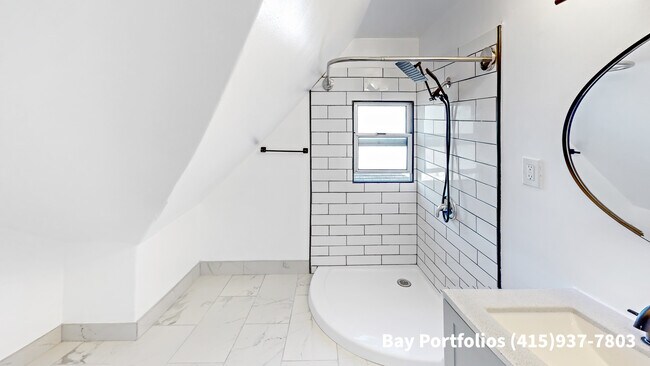 Building Photo - 1239 Haskell St