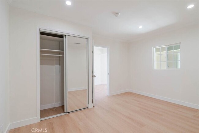 Building Photo - 11246 Saticoy St