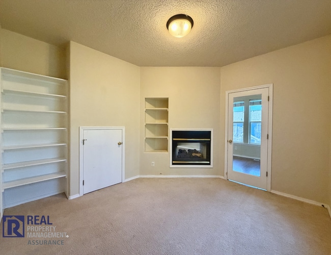 Building Photo - Spacious 4BR/2.5BA Beaverton Home with 3-Car Garage and Covered Deck