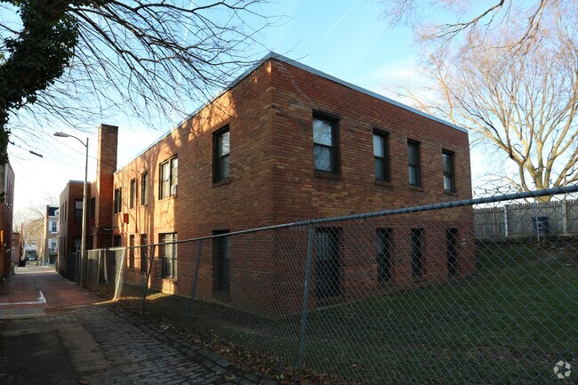 Building Photo - 1178 Morse St NE