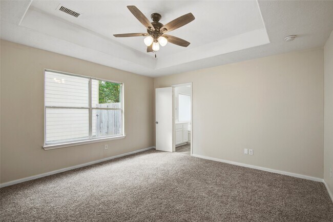 Building Photo - 16145 Sun View Ln