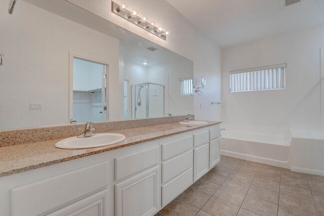 Building Photo - 3109 Strawberry Park Dr