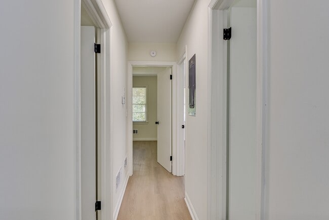 Building Photo - 2618 Providence Ct