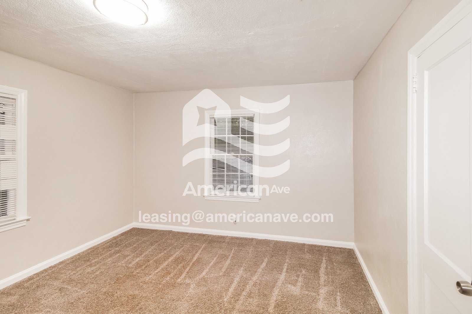 Building Photo - 914 Lamore St