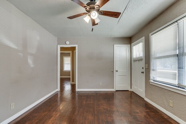 Building Photo - Charming 2-Bedroom Home with Original Hard...