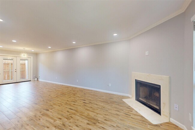 Building Photo - 10615 Briar Forest Dr