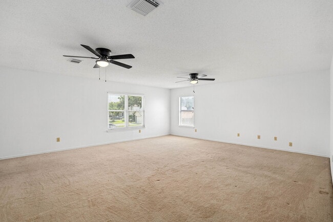 Building Photo - 8090 Chestnut Ash Dr