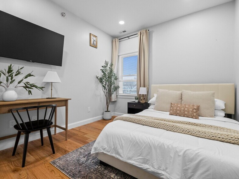 Building Photo - 1 Central Sq