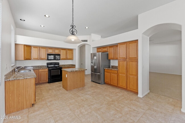 Building Photo - 6586 W Oraibi Dr