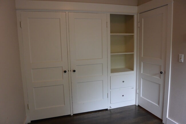 Building Photo - 3600.3602e.Evergreen