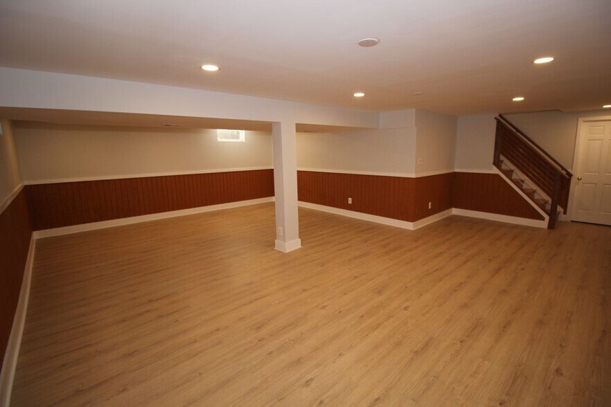 Building Photo - 2283 Dosinia Ct