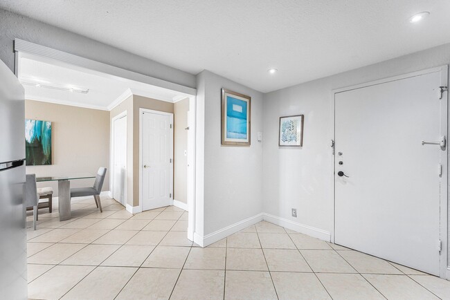 Building Photo - 1600 S Ocean Dr