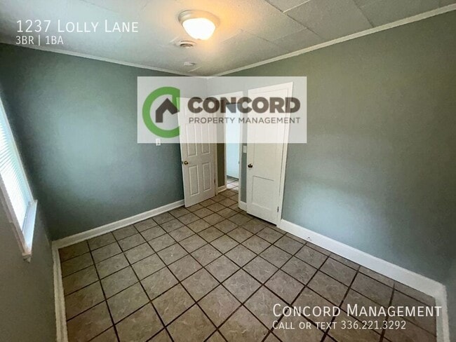 Building Photo - 1237 Lolly Ln