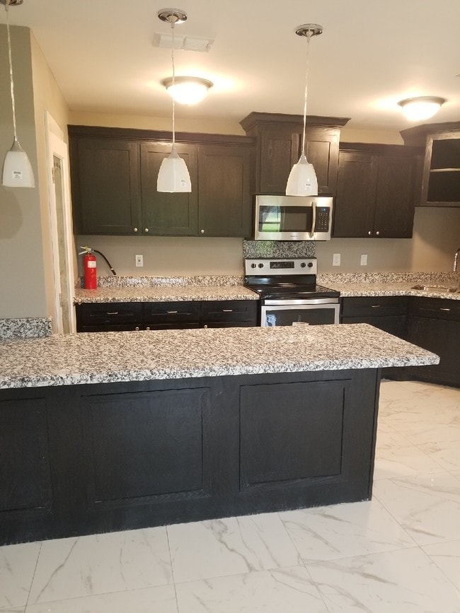 Building Photo - 1514 River Bend Dr