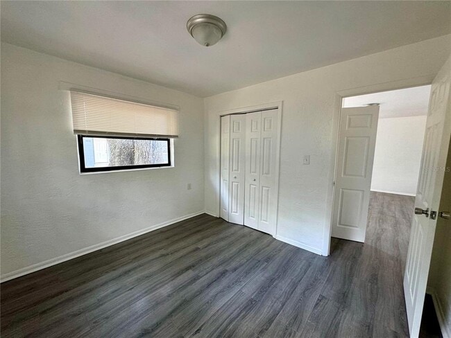 Building Photo - 1922 SW 7th Pl