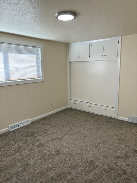 Building Photo - 1015 Roosevelt Ave