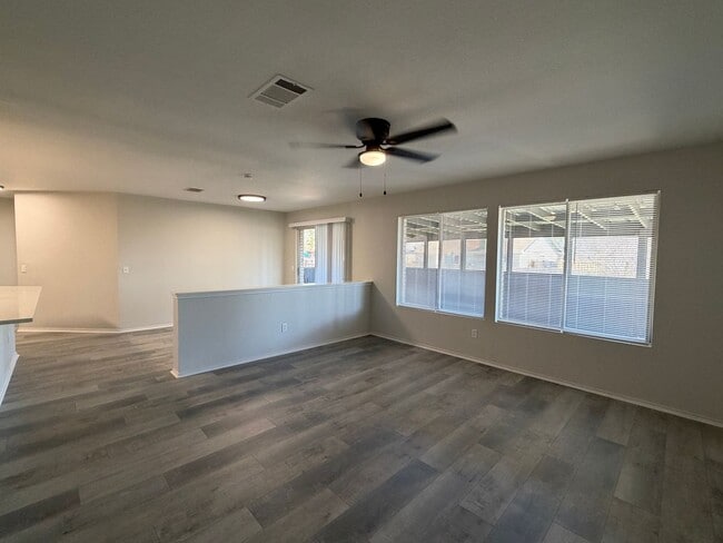 Building Photo - 3/2 in Del Valle