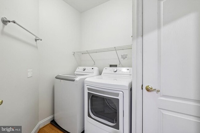 Building Photo - 5910 Great Star Dr