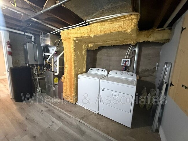 Building Photo - 810 W 300 N