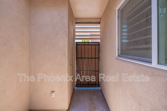 Building Photo - 93 N Cooper Rd