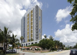 Building Photo - The Waverly South Beach