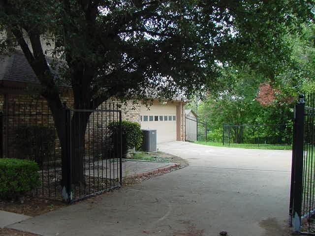 Building Photo - 3622 Green Hollow Dr