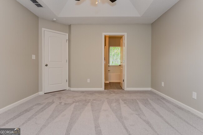 Building Photo - 704 Fieldstream Way