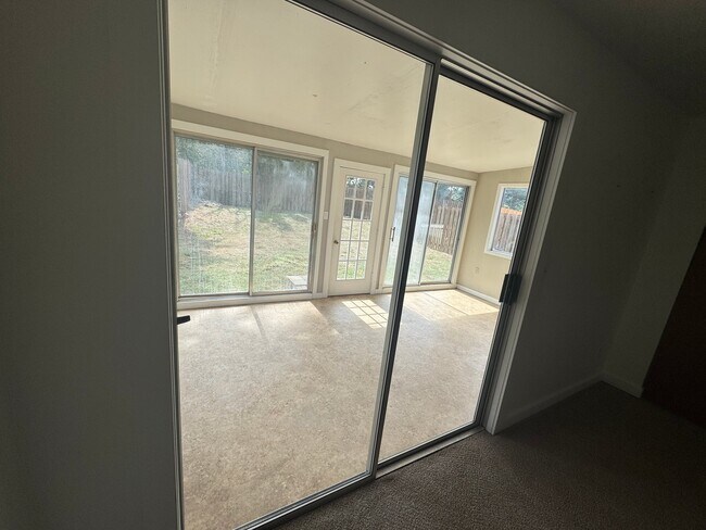 Building Photo - 1534-1536 Westhaven Pl